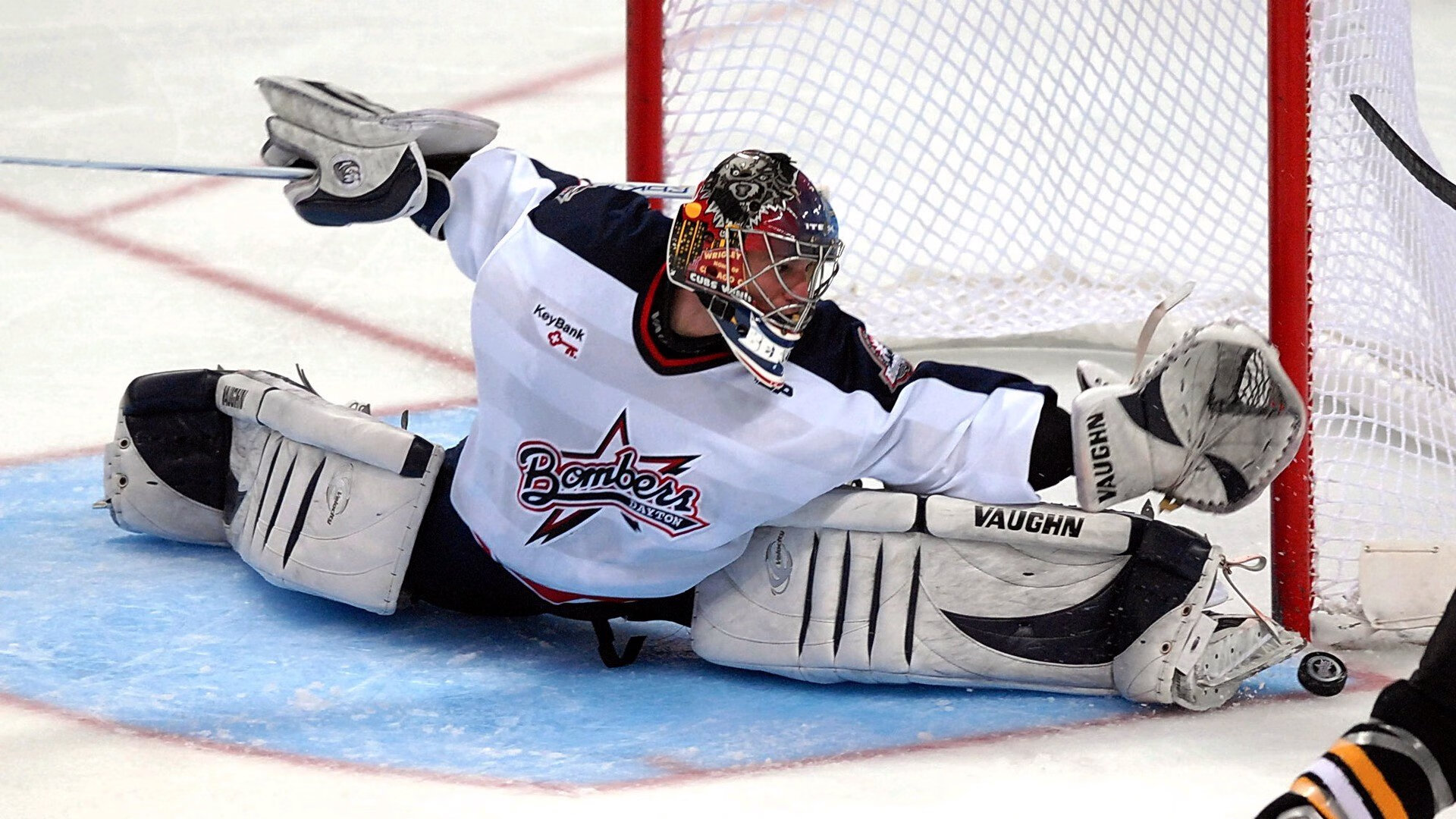 开云官网-王者归来！Scout关键助攻点燃全场，公牛球迷沸腾之夜